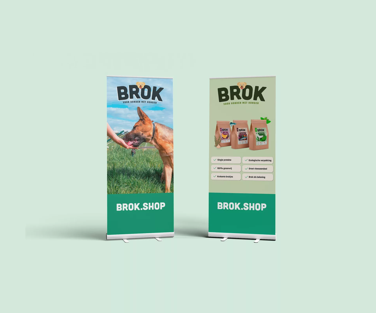 BROK roll up mockup padding